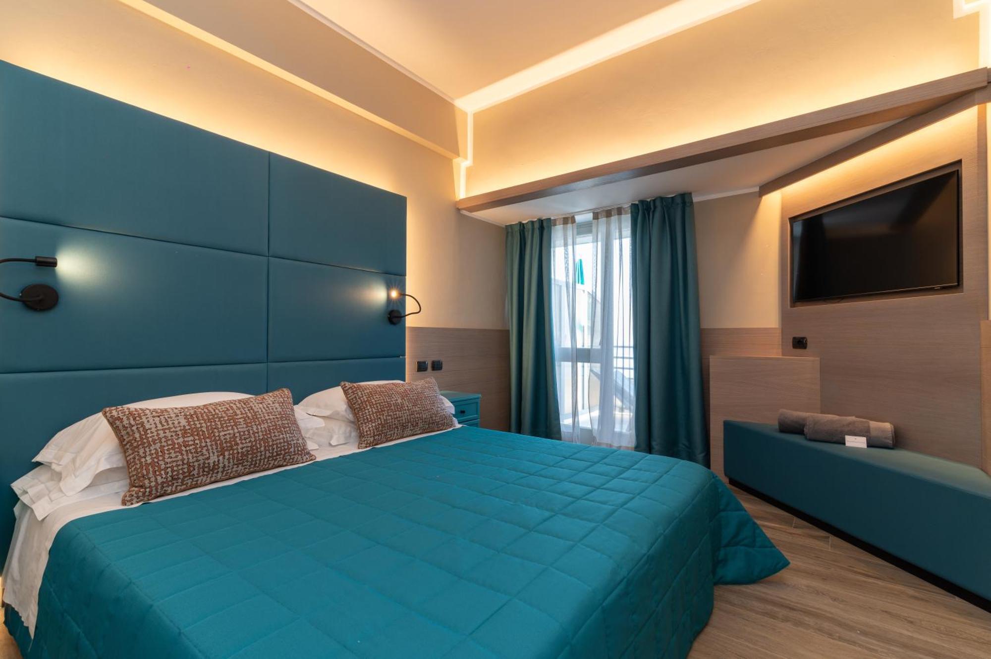 Hotel Porto Roca Монтероссо-аль-Маре Экстерьер фото
