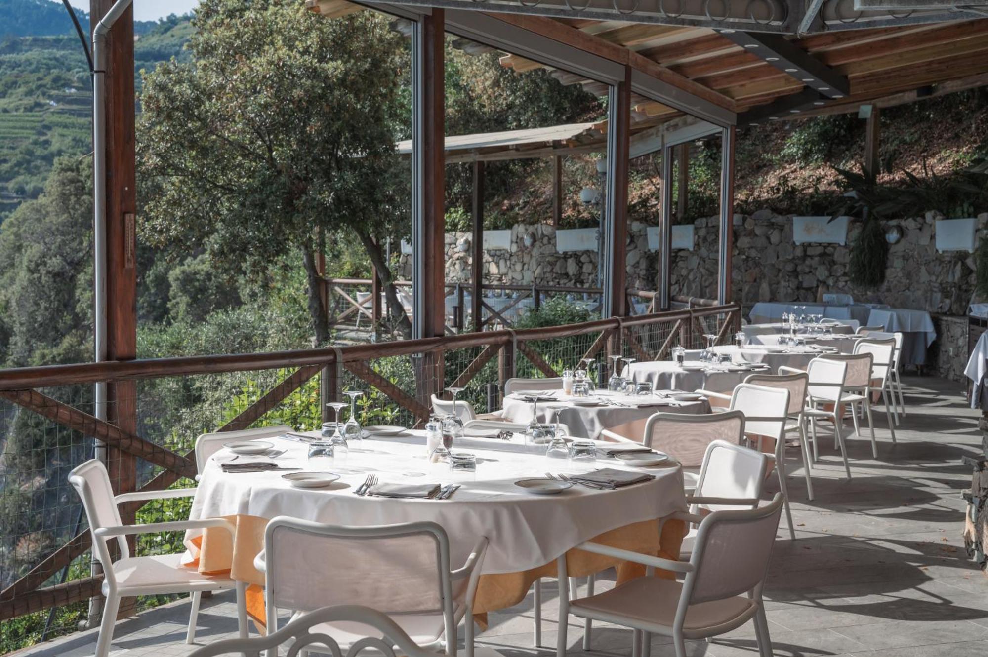 Hotel Porto Roca Монтероссо-аль-Маре Экстерьер фото