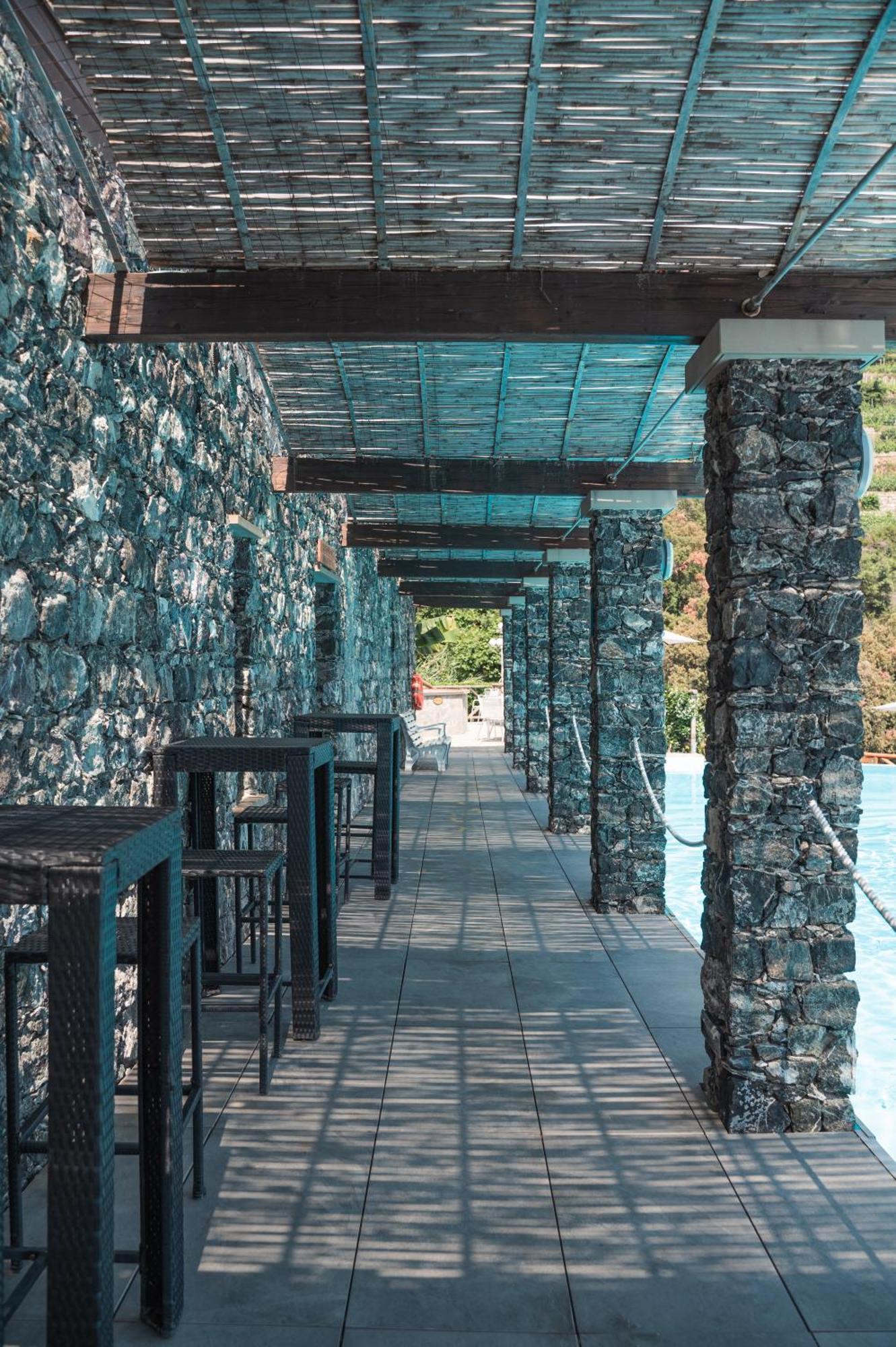 Hotel Porto Roca Монтероссо-аль-Маре Экстерьер фото