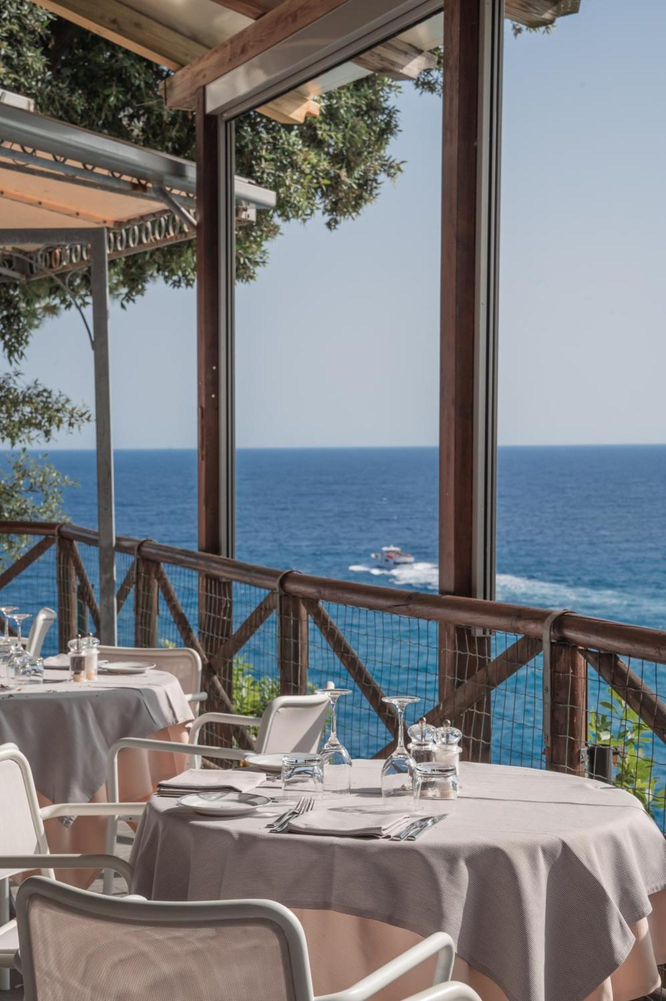 Hotel Porto Roca Монтероссо-аль-Маре Экстерьер фото