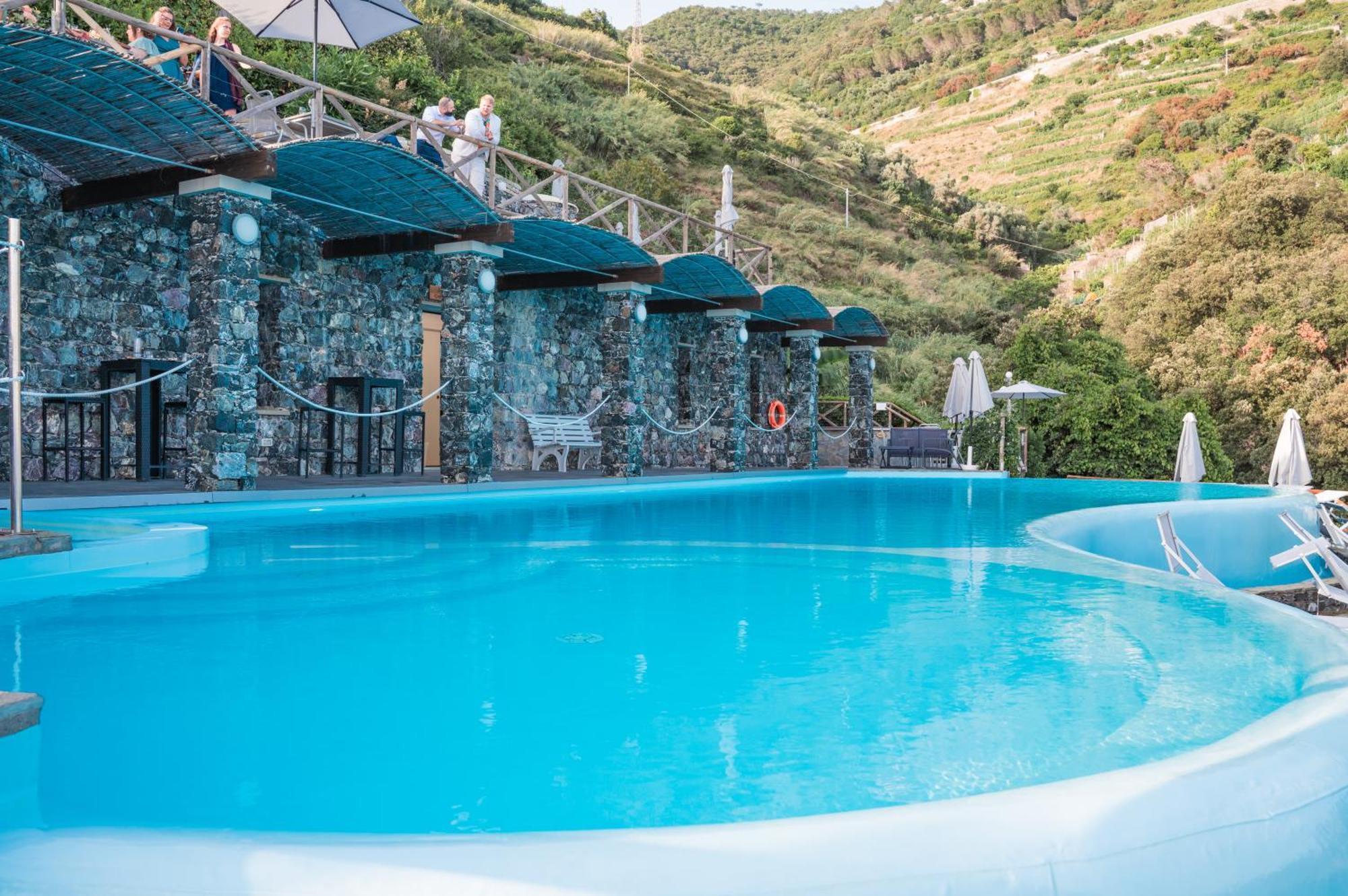 Hotel Porto Roca Монтероссо-аль-Маре Экстерьер фото