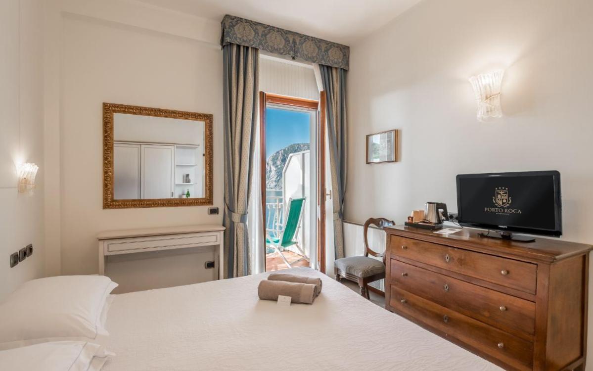 Hotel Porto Roca Монтероссо-аль-Маре Экстерьер фото
